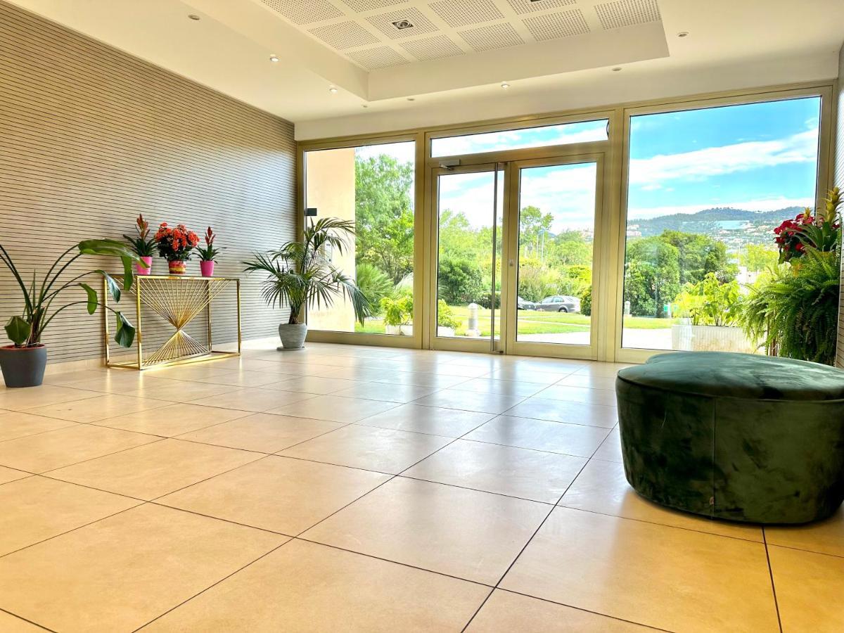 My Resid Appart Cannes Marina Vue Piscine Mandelieu Eksteriør bilde